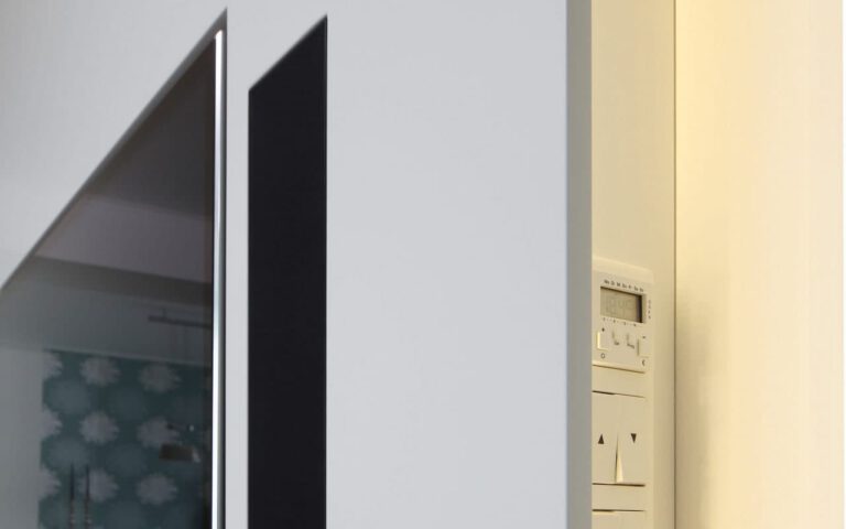 medientechnik tv lautsprecher flaechenbuendig